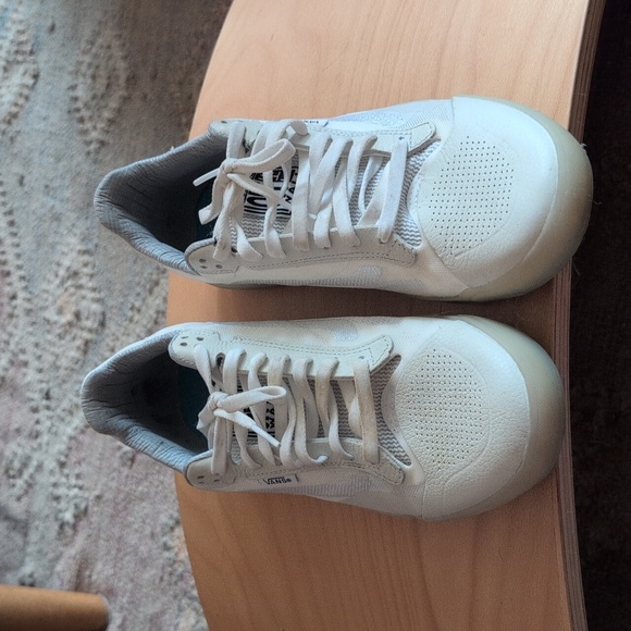 Vans - Picture 2 of 3